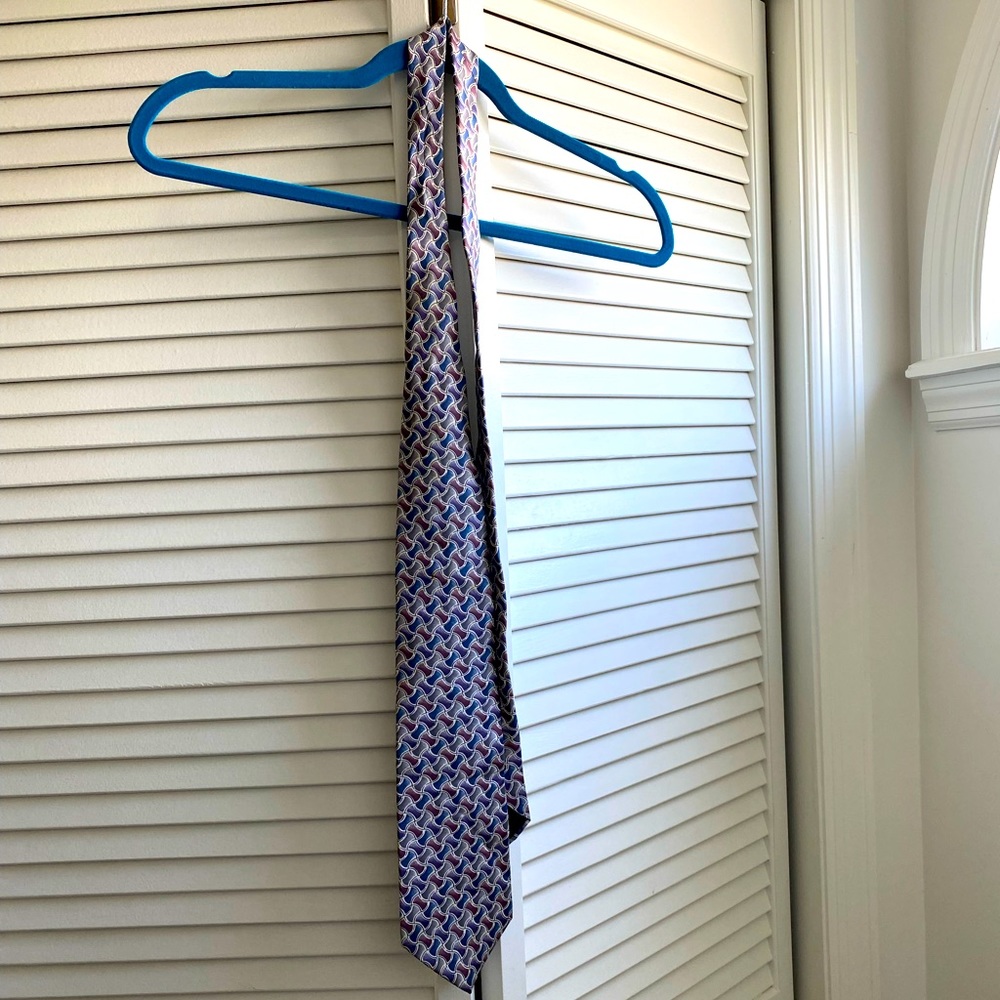 Blue and purple patterned tie.